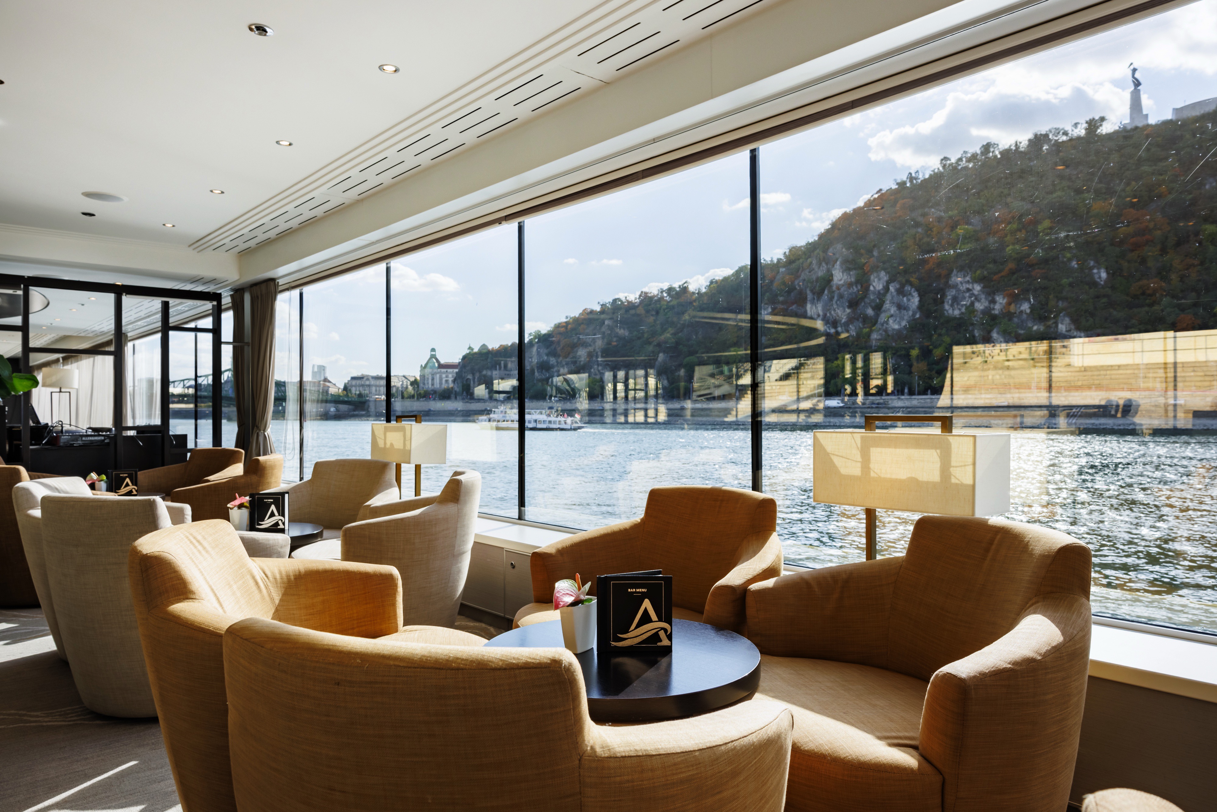 Avalon Passion - Panorama Lounge & Bar